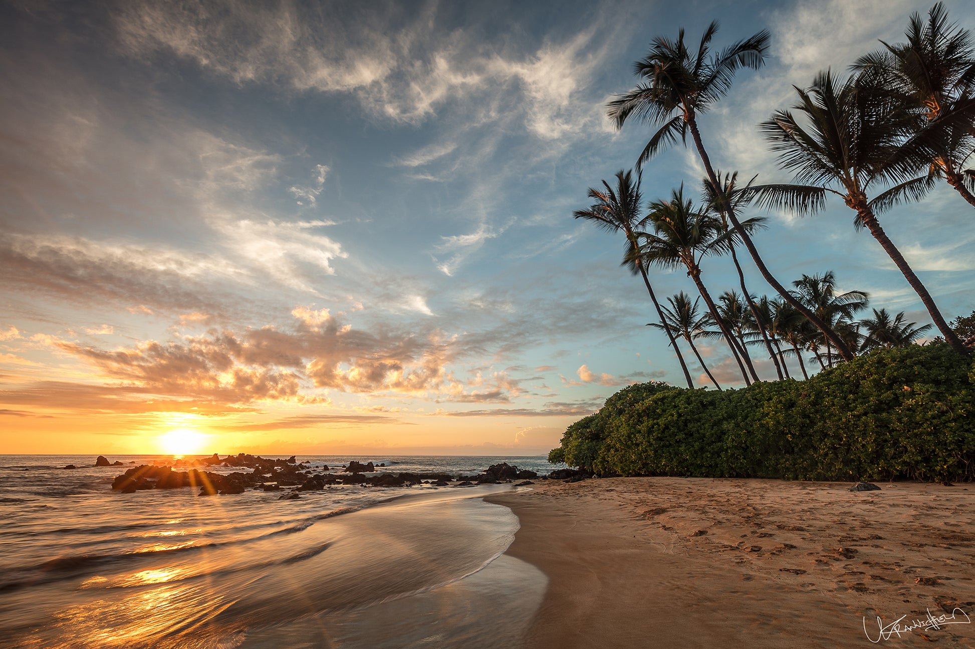 Image of a sunset at the beach 